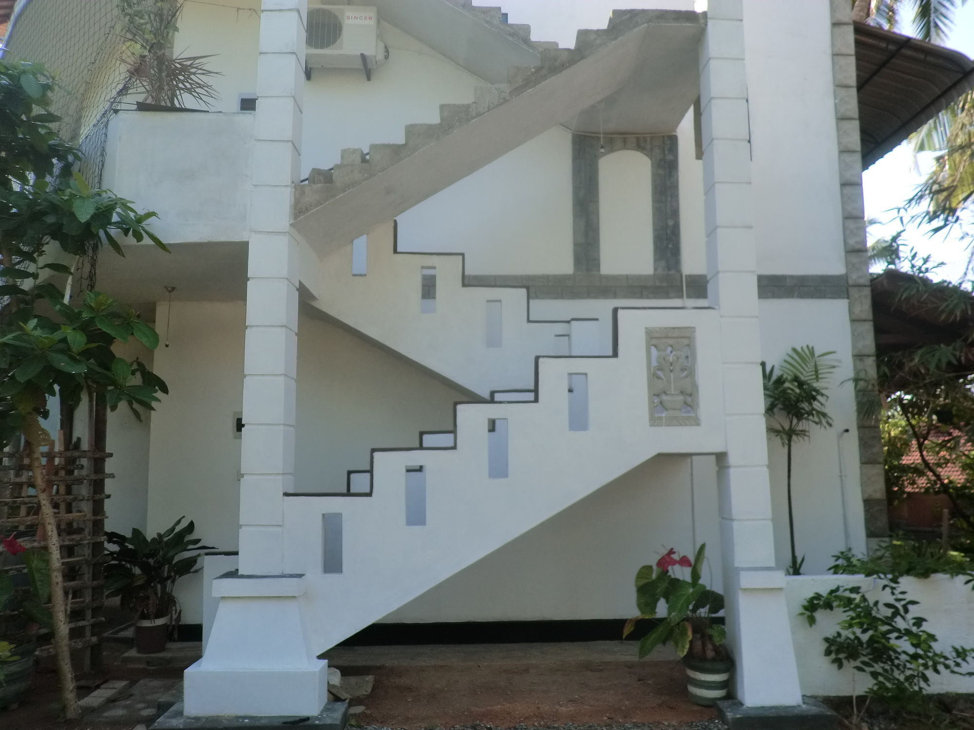 Peacock Wings Guest Hotel Mirissa Exterior foto